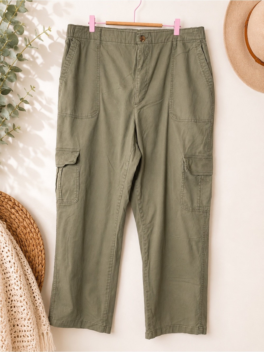 Old Navy Olive Green Straight-Leg Cargo Pants